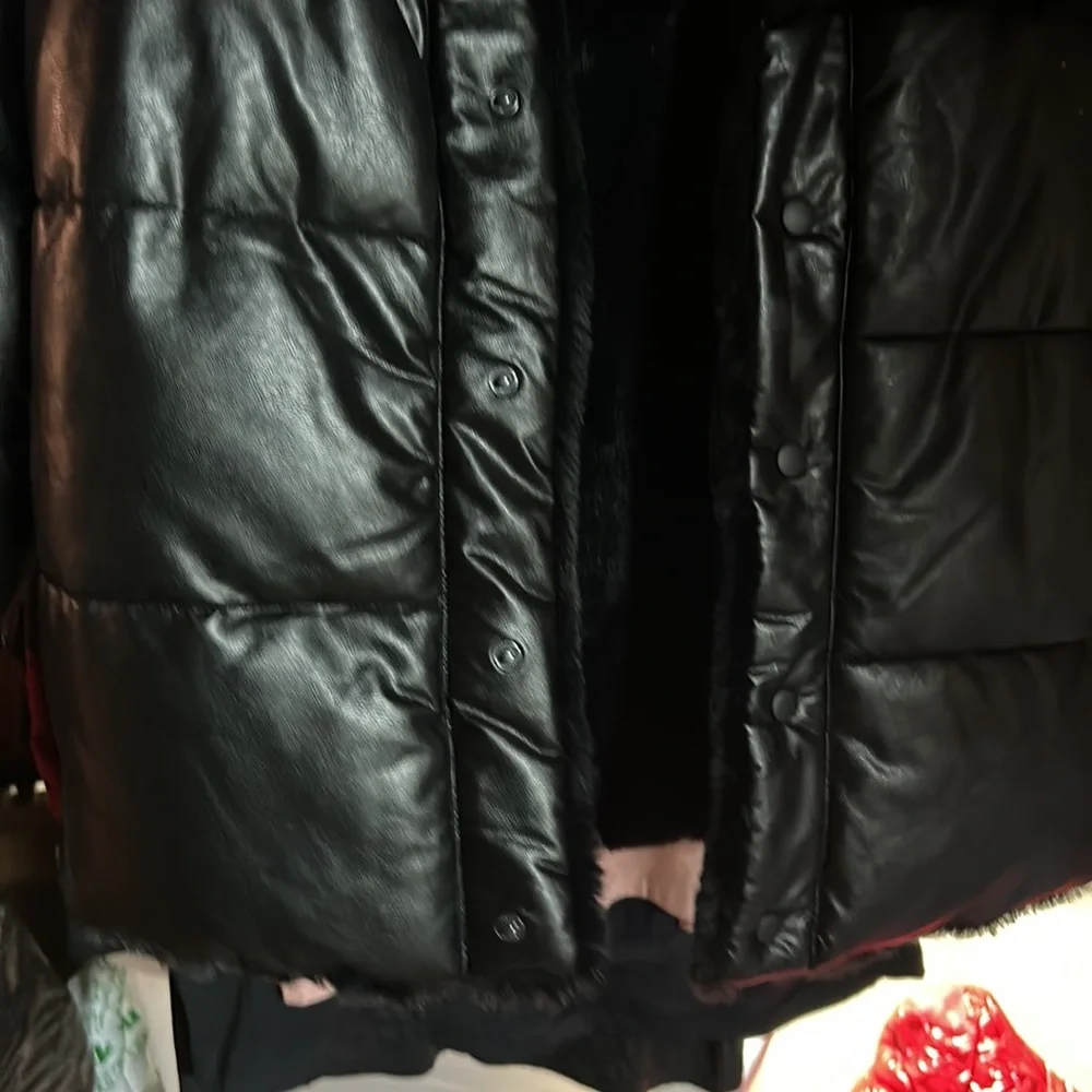 NWOT BLACK over sized puffer jacket! - Picture 3 of 5